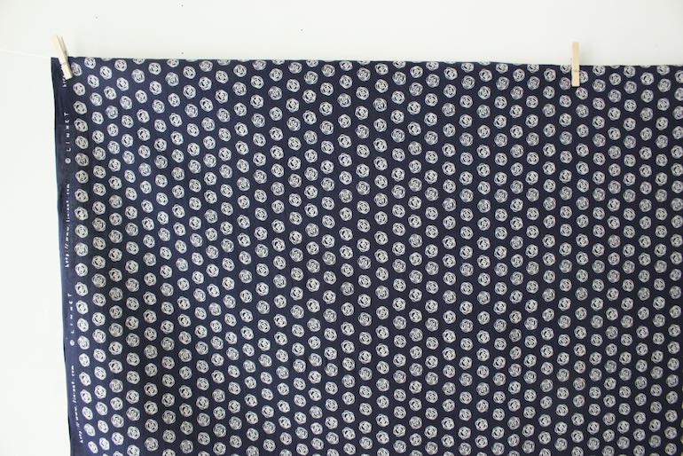 LINNETリネンプリント <br />
        ローズドット・ネイビー